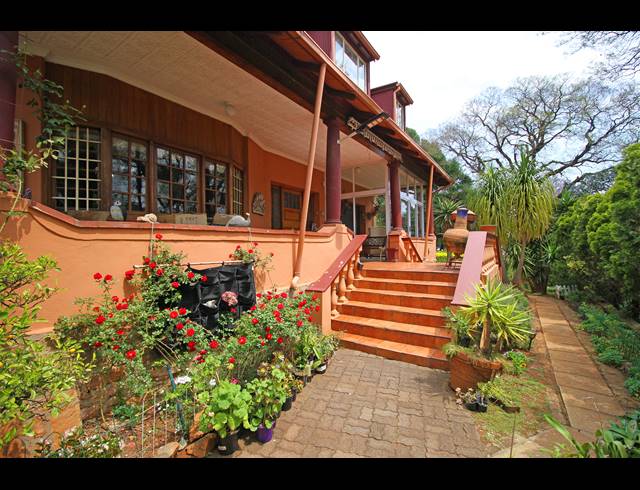 4 BEDROOM HOUSE FOR SALE IN HOUGHTON ESTATE